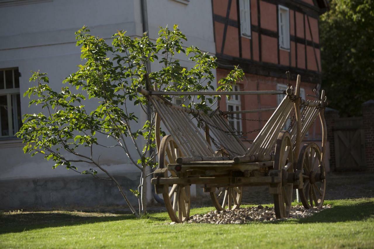 Vila Lehnschulzenhof Viesen Rogasen Exteriér fotografie